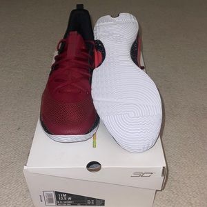 Under Armour Curry 7
Red Cordova